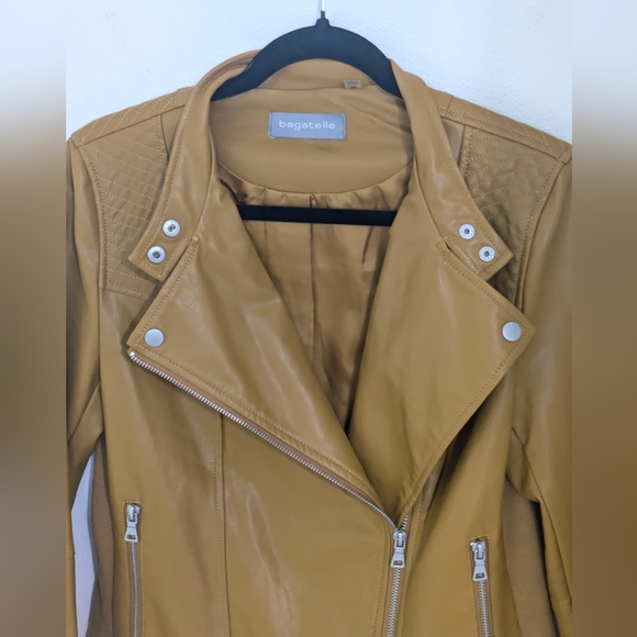 Bagatelle Women's Mustard Yellow Faux Leather Moto Jacket Size M EUC - Picture 5 of 15